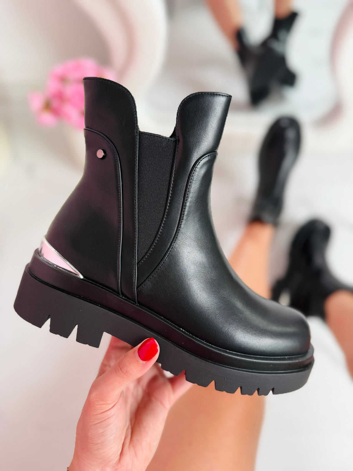 Women's Chelsea Boots – Chunky Platform & Lug Sole