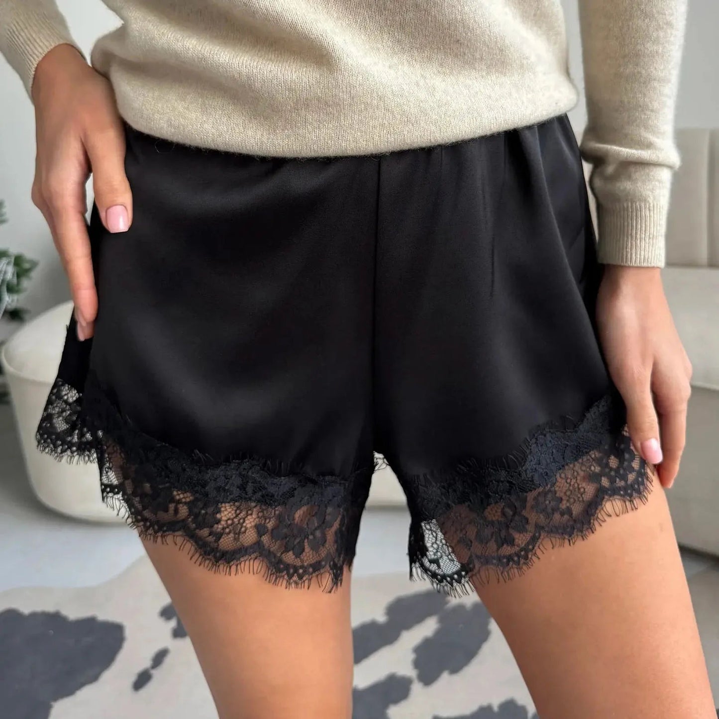 Women's Shorts – High-Waisted Lace Trim Shorts